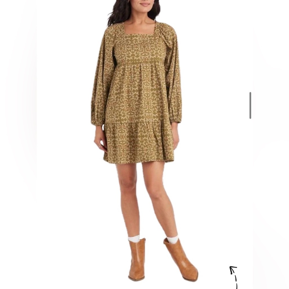 Universal Thread Women’s Dress- Floral long-sleeve with a square neckline XS